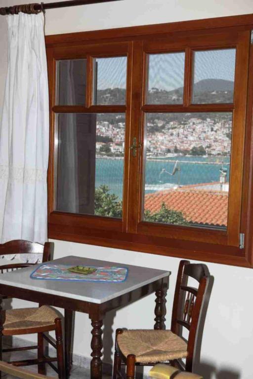 Pleoussa Studio And Apartments Skopelos Oda fotoğraf