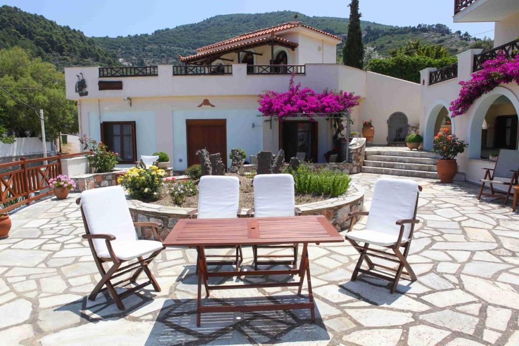 Pleoussa Studio And Apartments Skopelos Dış mekan fotoğraf